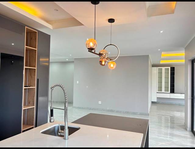 5 BEDROOM HOUSE FOR SALE IN SAVANNAH COUNTRY ESTATE